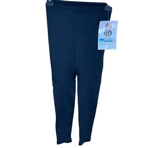 Ingrid & Isabel Maternity Capri Leggings Black